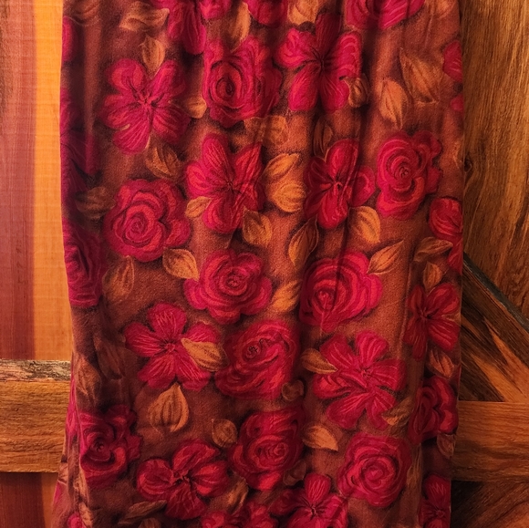 Sag Harbor burgundy floral skirt. Size XL - Picture 8 of 9